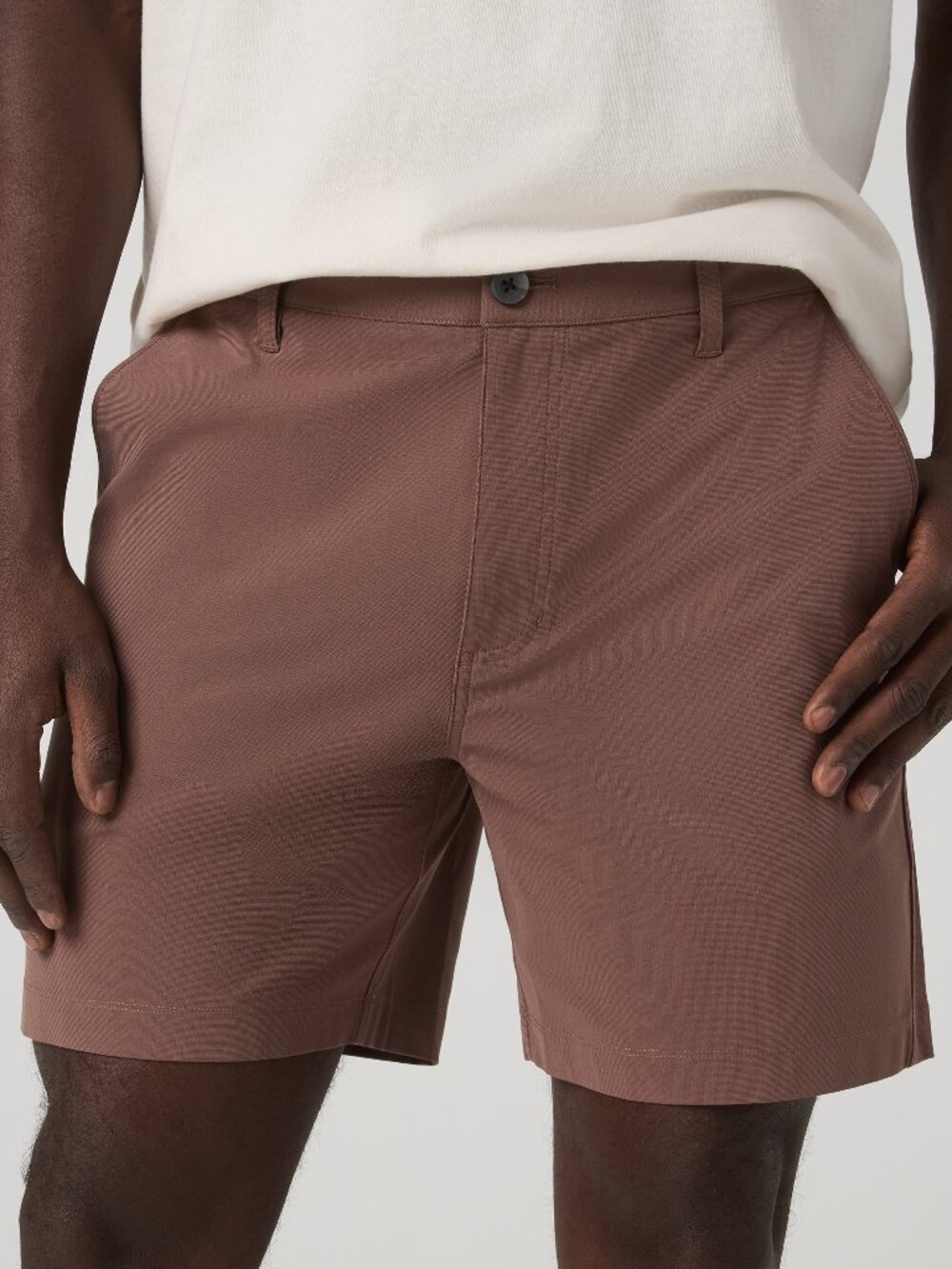 LIKE NEW VUORI META SHORTS 6" IN SABLE SIZE 32
